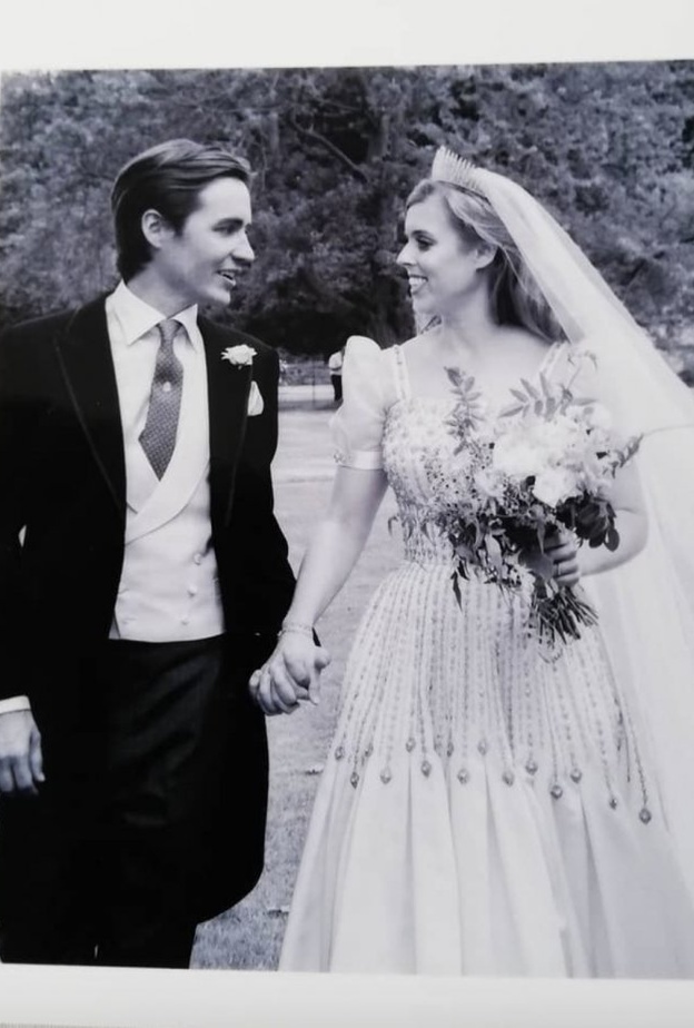  دوقة يورك تواصل نشر صور جديدة من حفل زفاف الأميرة بياتريس