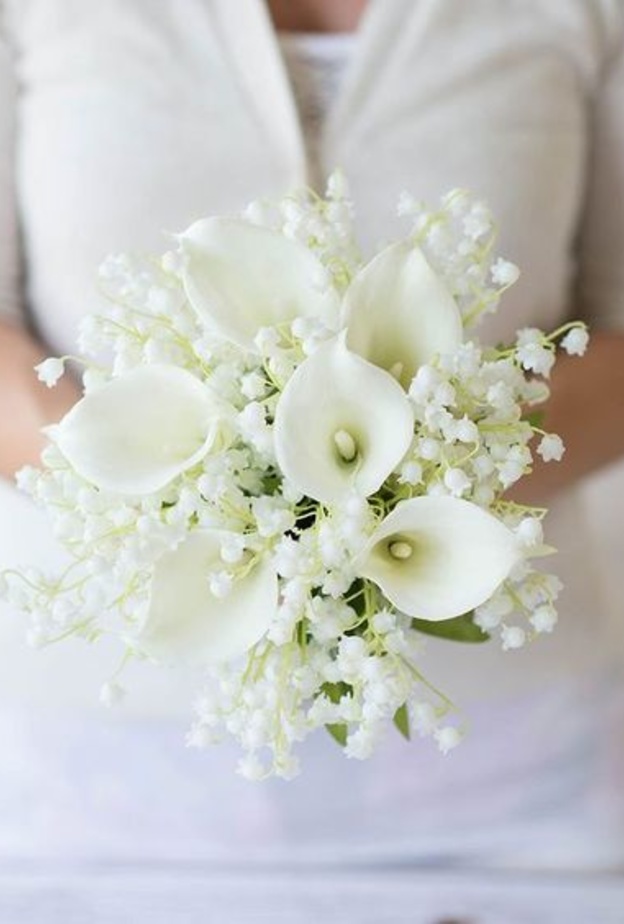 بوكيه الزفاف بزهرة الزنبق