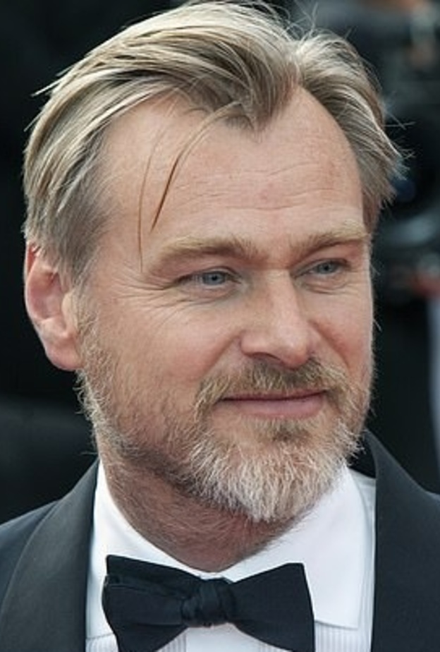 كريستوفر نولان يدافع عن إيرادات TENET في شباك التذاكر