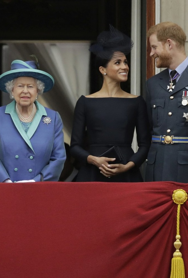 ملكة بريطانيا تنزع جميع الألقاب الملكية الخاصة بالأمير هاري: