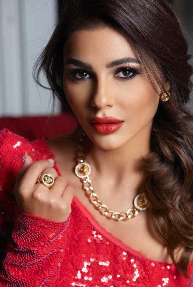 مهيرة عبد العزيز 