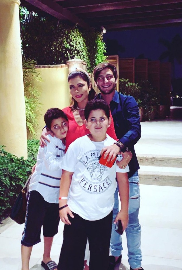 أصالة وابنائه