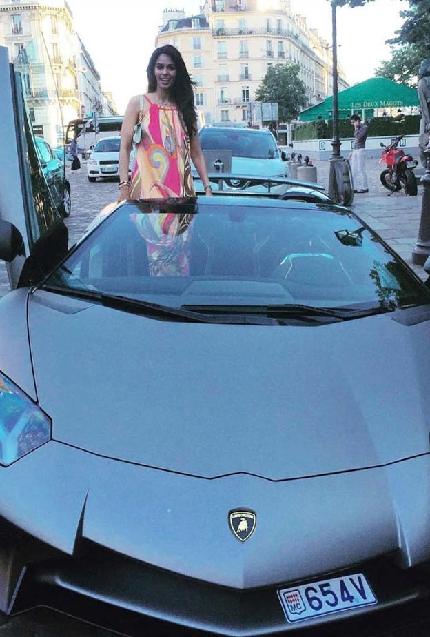 ماليكا شيرويت Mallika Sherawat
