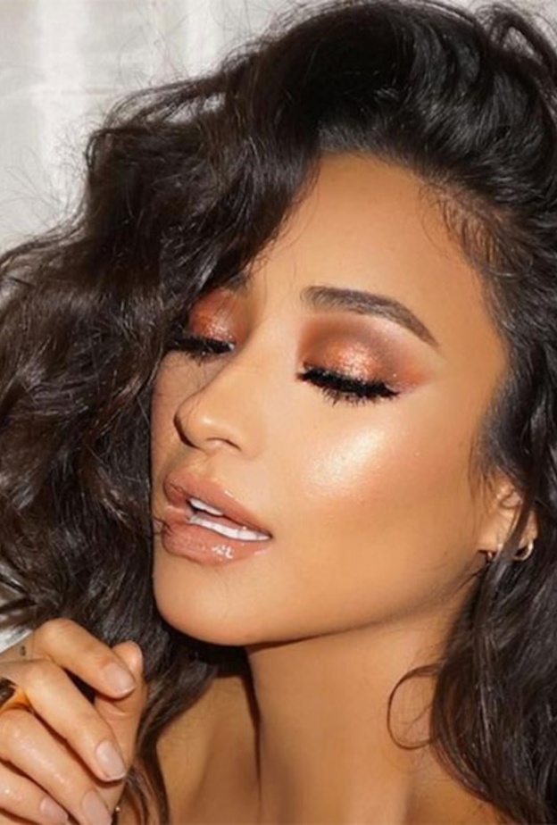  شاي ميتشل Shay Mitchell