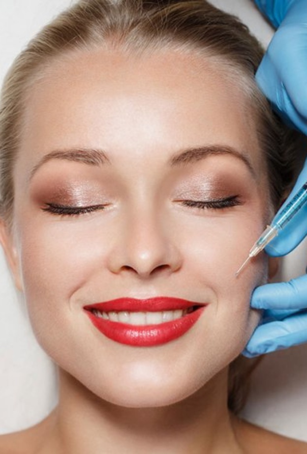 عملية نفخ الخدود بالكولاجين فعالة جداً للبشرة