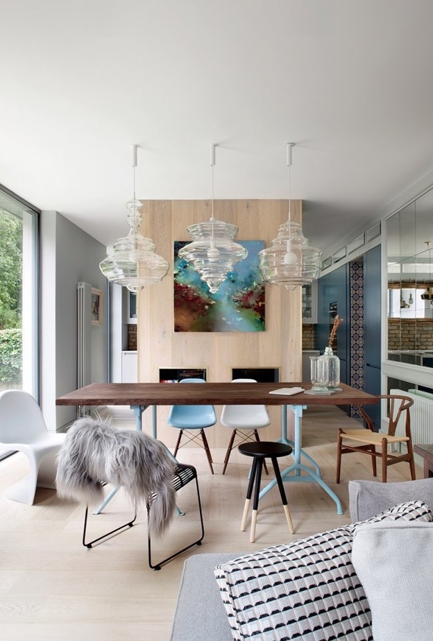  ‎إقحام تفاصيل باللون الأزرق الفاتح لغرفة طعام مودرن