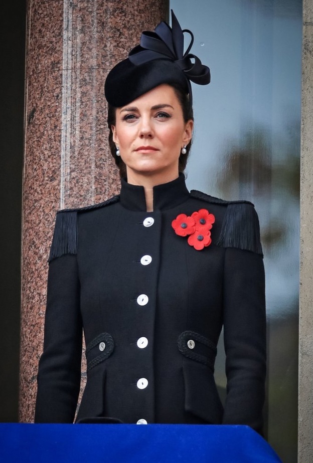  كيت ميدلتون تخطف الأنظار بأناقتها في أحد الذكرى