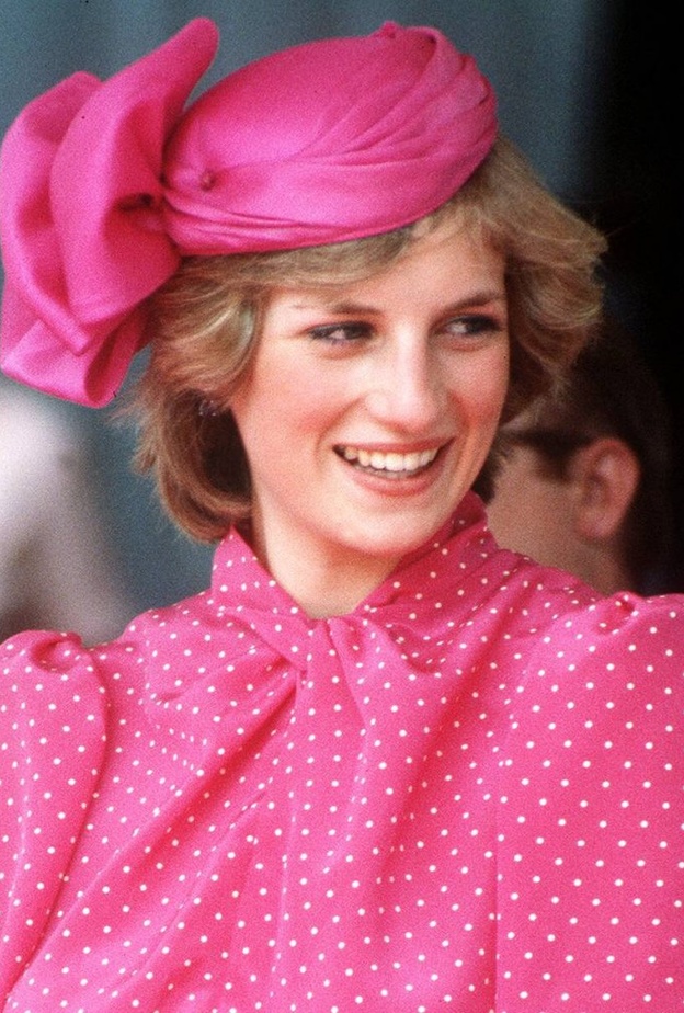 شقيق الأميرة ديانا ينشر صورة نادرة لها من الطفولة