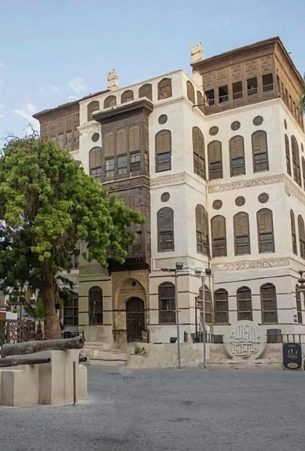 بيت نصيف معلم تاريخي بارز وقصص لا تنسى