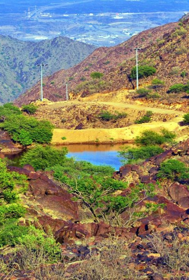 المناظر الخلابة تحيط بجبل شَمَنْصِير "الصورة من وكالة الأنباء السعودية"