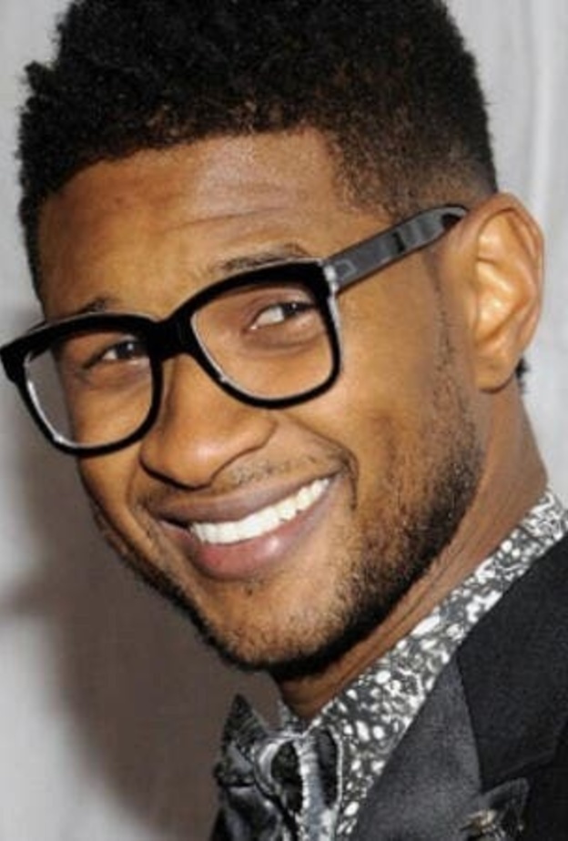 أشر ينشر أول صورة لمولودته