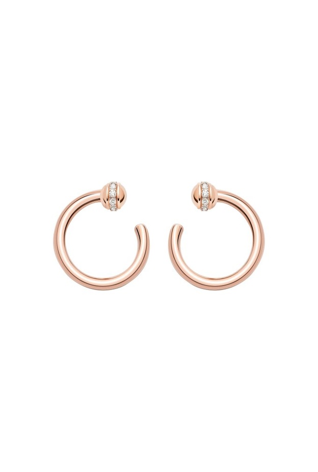  احدث موديلات أقراط راقية لاجتماعات العمل عن بعد من Piaget