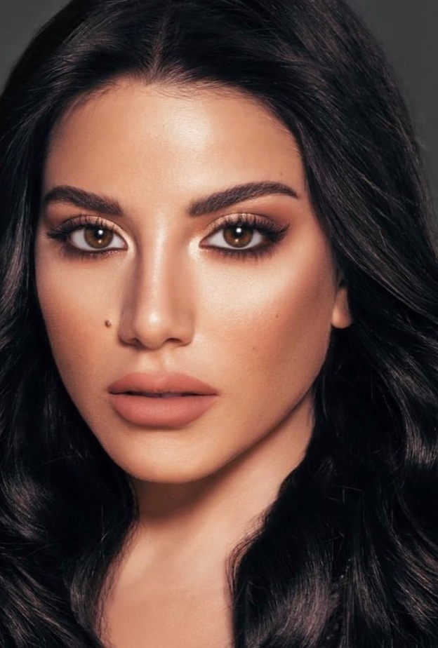 مكياج ترابي سموكي من وحي سينتيا صموئيل