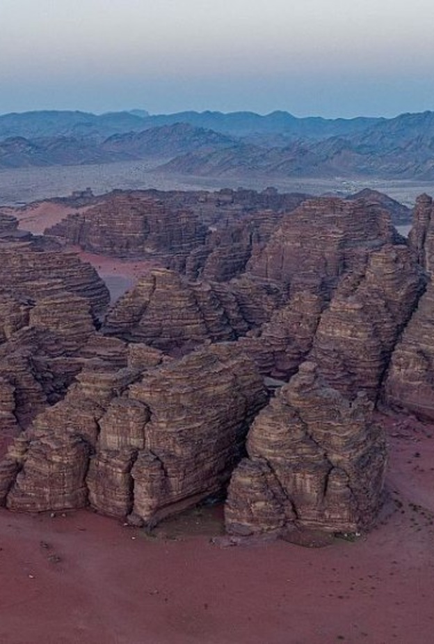 جبال حسمي الرملية بقعة ساحرة على أرض المملكة "الصورة من وكالة الأنباء السعودية"