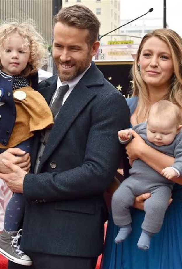 ريان رينولدز و بليك ليفلي وبناتهما