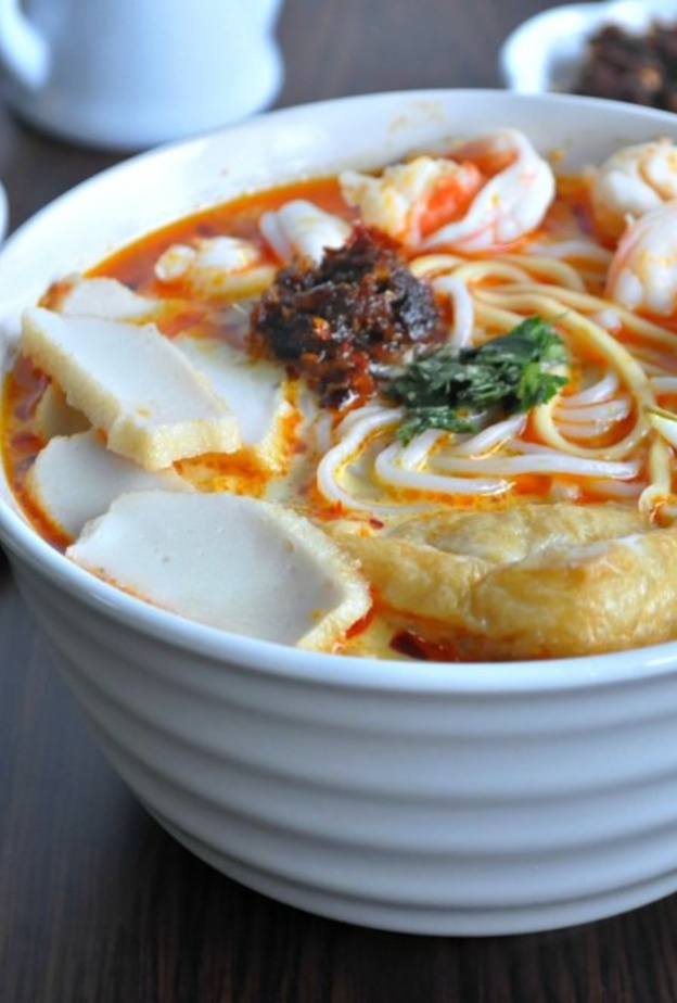  لاكسا من أفضل المأكولات في سنغافورة