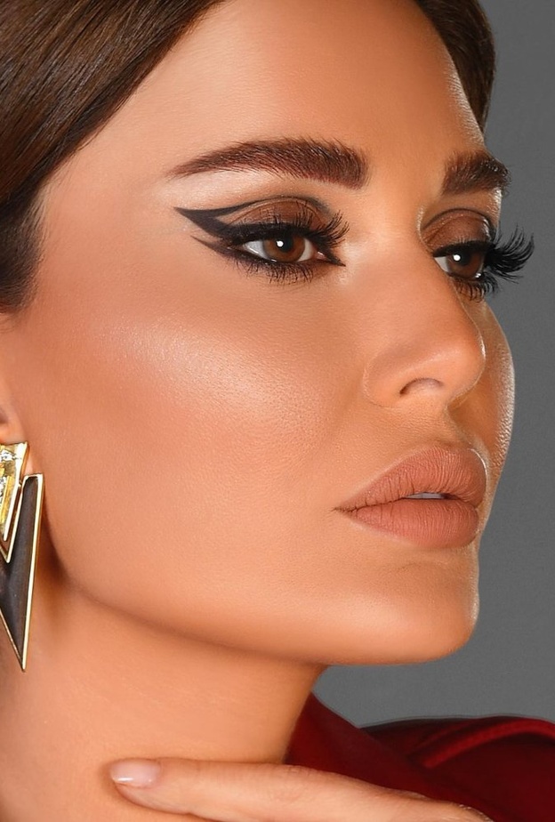 الوان احمر الشفاه النيود اللحمي والمات بأسلوب سيرين عبدالنور