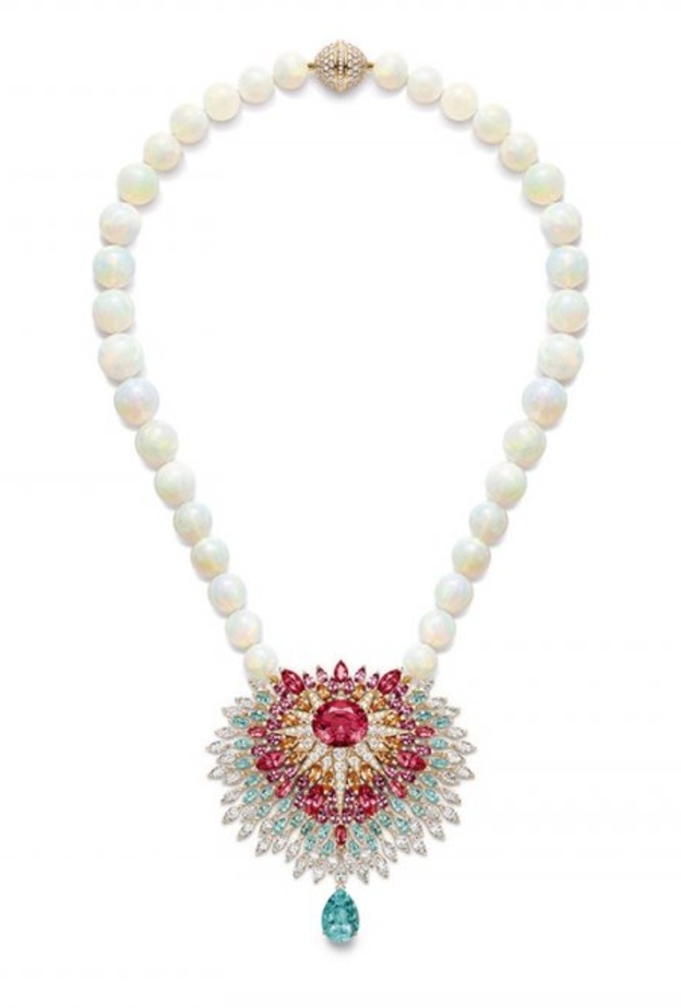  قلادة Blazing Sky necklace من ماركة Piaget