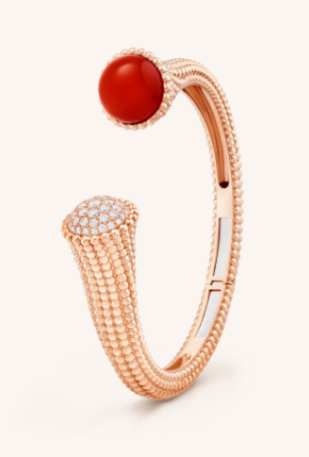 سوار من فان كليف اند آربلز Van Cleef & Arpels