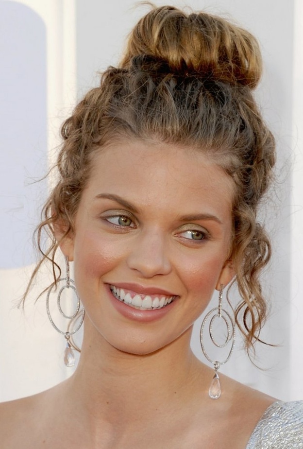  طريقة عمل تسريحات شعر يومية جذابة للصباح