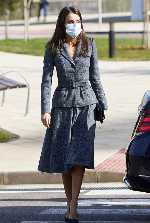 صور اطلالة ليتيزيا ملكة إسبانيا الأخيرة بالملابس الشتوية انيقة وملفتة