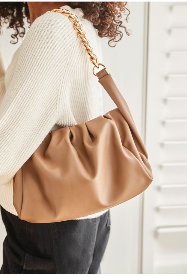 حقيبة بلون الكاميل