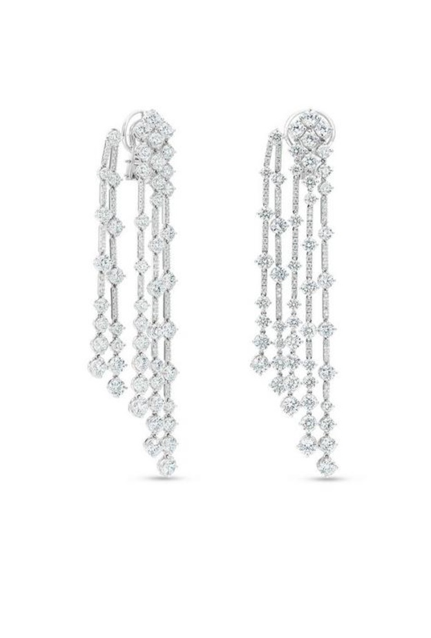 اقراط على شكل ثريات لعروس 2020 من دار De Beers 