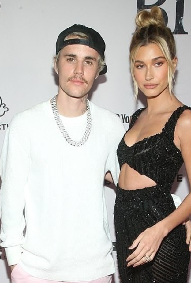 هايلي بالدوين تنفي وقوعها في حب جاستن بيبر في فترة علاقته بسيلينا جوميز