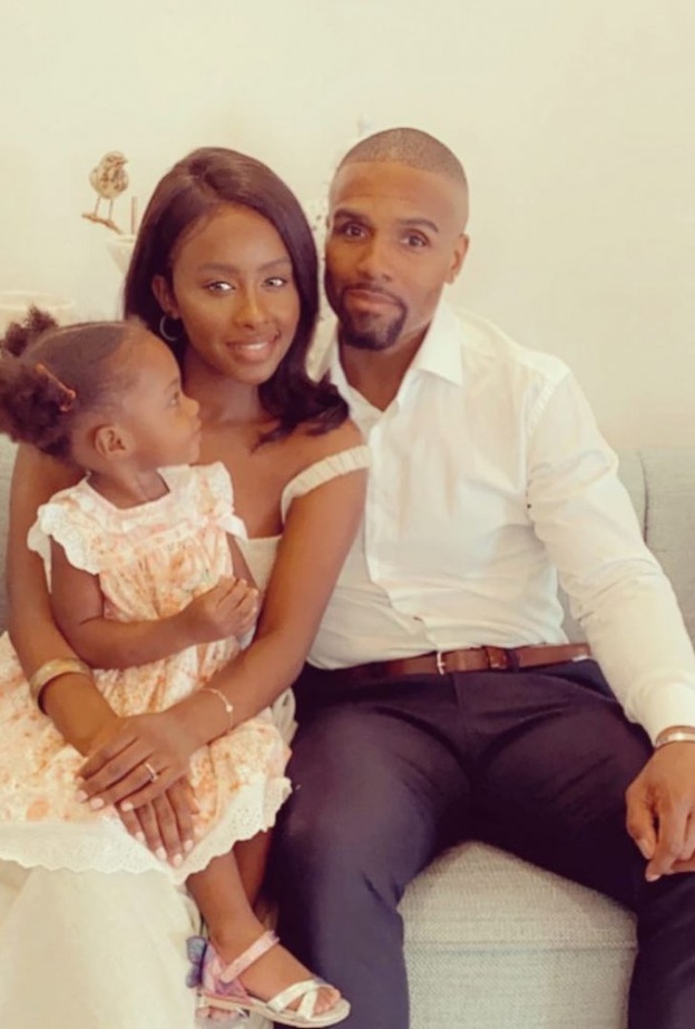 داليا مبارك وزوجها وابنتها