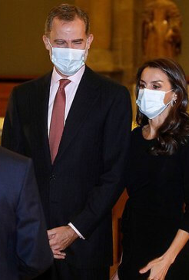 الملك فيليب والملكة ليتيزيا يقدمان جائزة "فرانسيسكو سيريسيدو" للصحافة