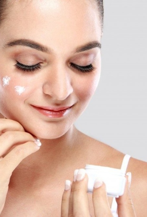 ترطيب البشرة من أهم النصائح لبشرة شبابية