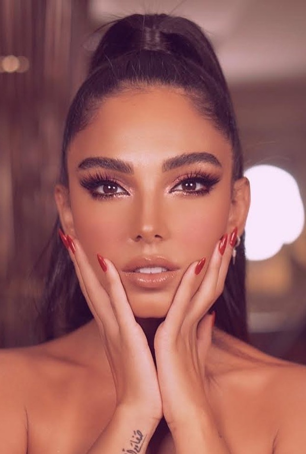 طريقة تطبيق مكياج برونزي بأسلوب سلمى أبو ضيف