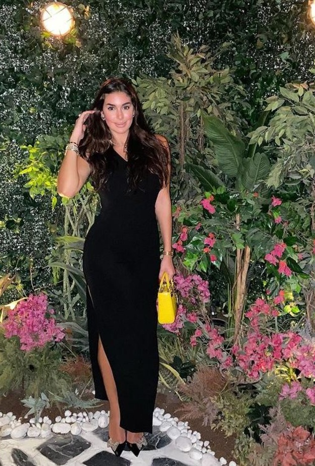 صور ياسمين صبري في احدث اطلالة لها على انستقرام باللون الاسود