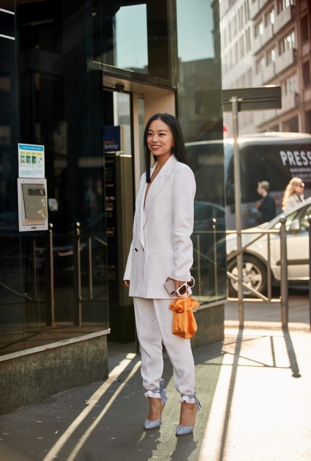  افكار اعتماد اللون الأبيض موضة شتاء 2021 بدلا من اللون الاسود