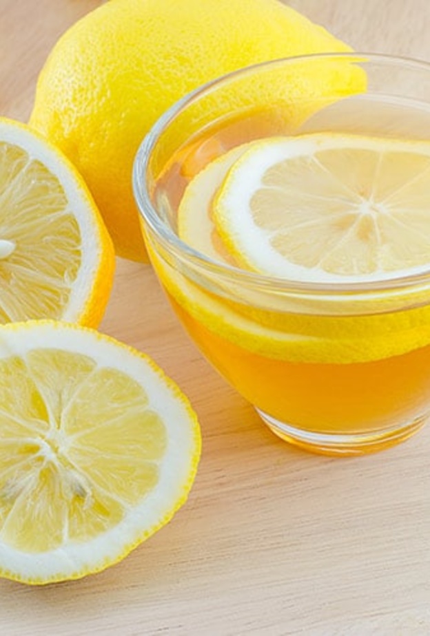 فوائد الليمون والماء الدافئ بعد الاكل