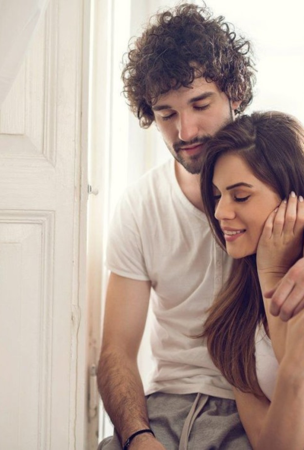 لماذا يحب الرجل المرأة الحنونة