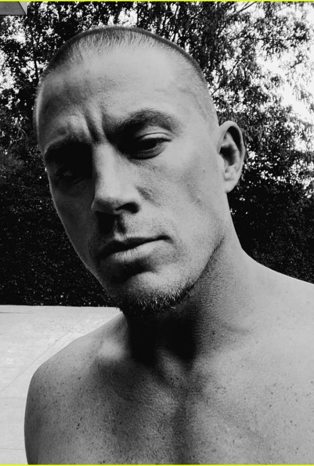 تشانينج تاتوم تشانينج تاتوم يحلق شعره