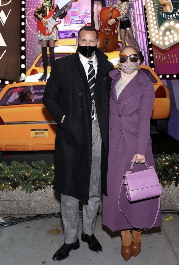 أحدث ظهور لجينيفر لوبيز برفقة خطيبها أليكس في نيويورك