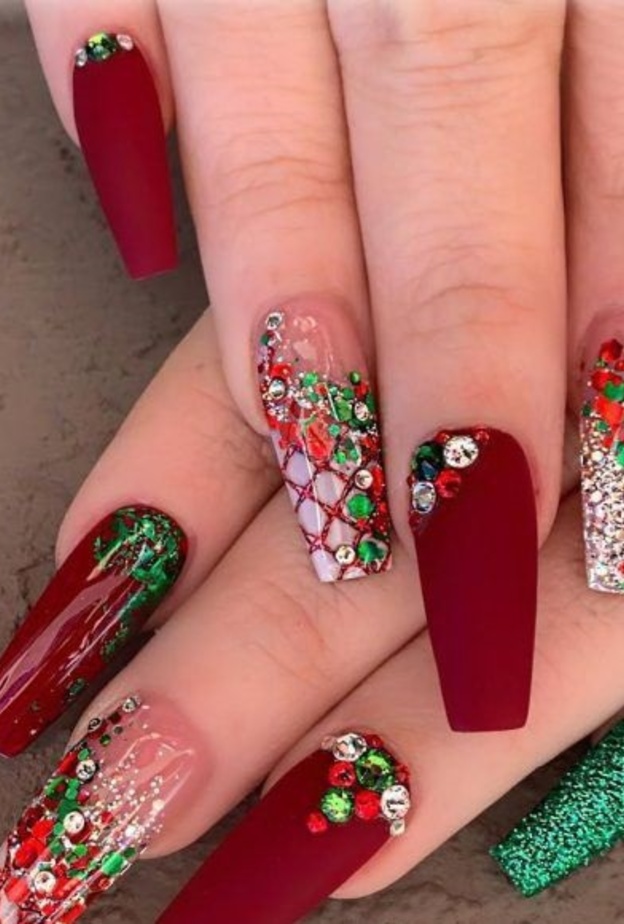 أساليب التفنن المختلفة برسومات الأظافر