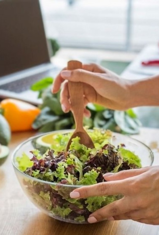 النباتيون أكثر عرضة لكسور العظام فما السبب