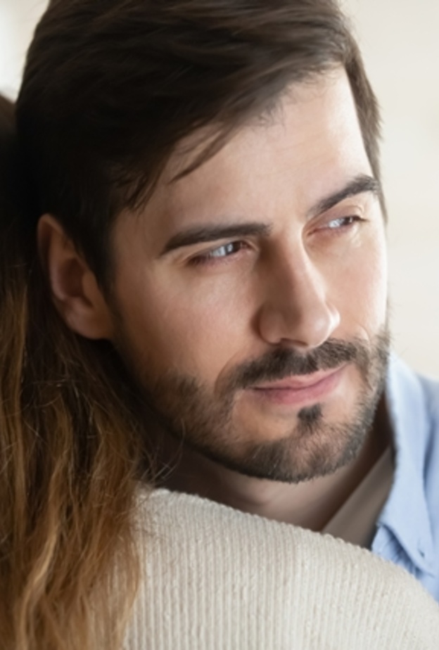 صفات الرجل الكاذب في الحب
