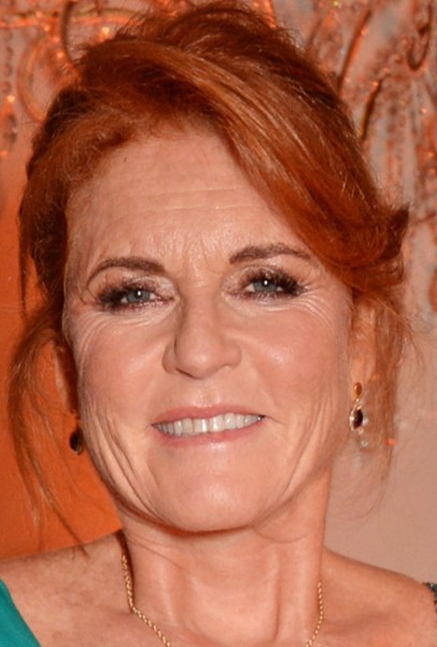 دوقة يورك تصمم بروش وقناع وجه للأطفال لصالح مبادرة خيرية