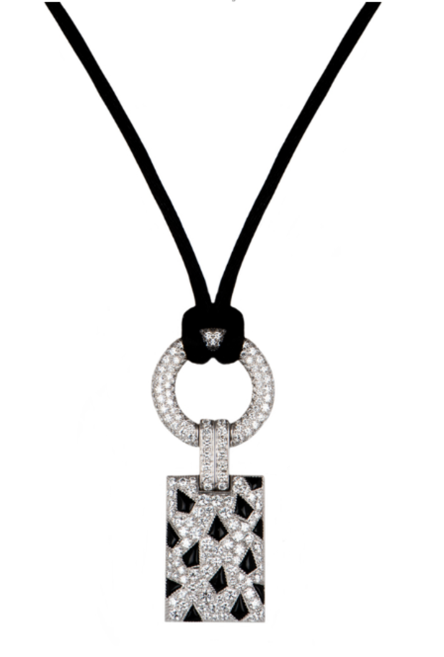 اجمل تصاميم المجوهرات المتوجة بألوان العلم الإماراتي من Cartier