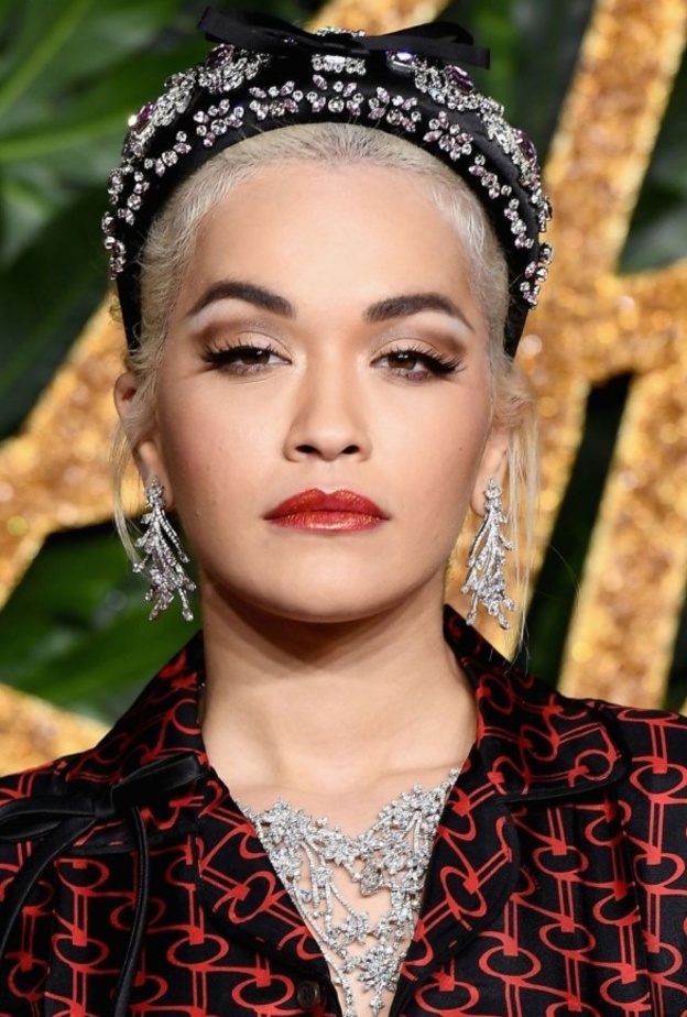 ريتا أورا بمجوهرات من لورين شوارتز