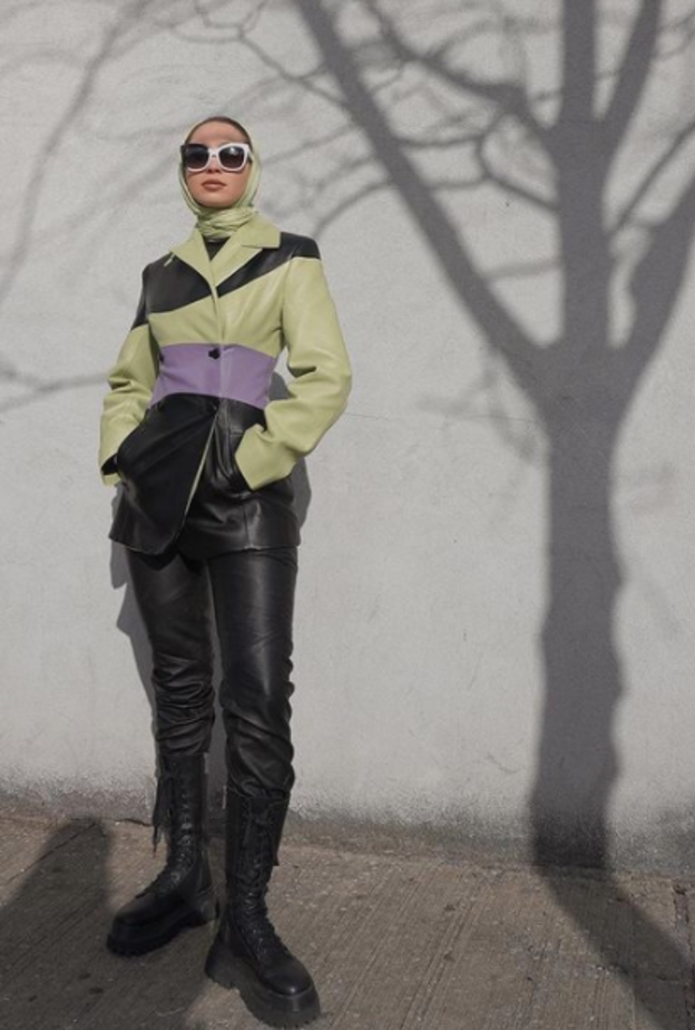 بدلة من الجلد بتصميم عصري اختارتها ماريا عليا