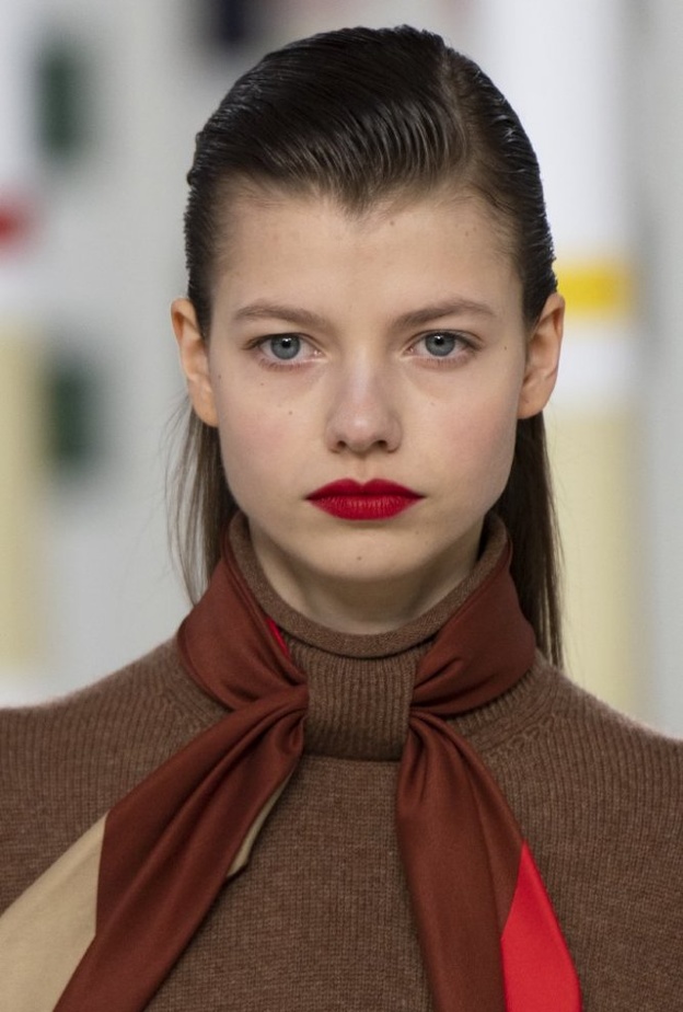 انواع أحمر شفاه مات مع اللون الاحمر من دار Hermes