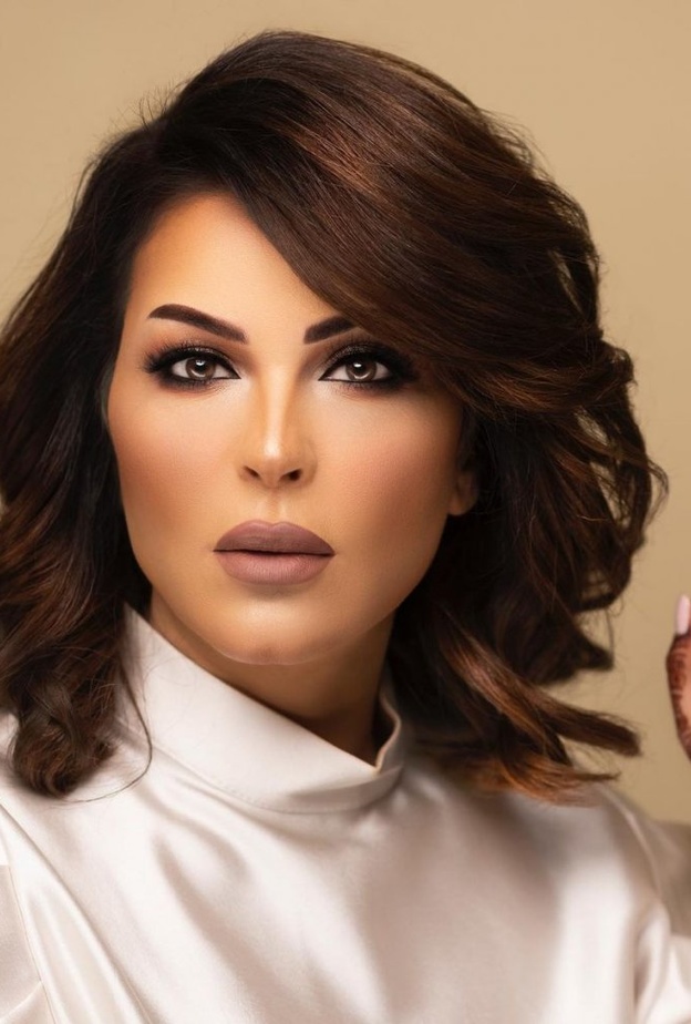 والدة حلا الترك تثير الجدل بأحدث اطلالة جمالية لها بالمكياج السموكي