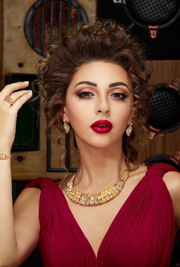  مكياج ناعم بأسلوب ميريام فارس مناسب للفستان الاحمر