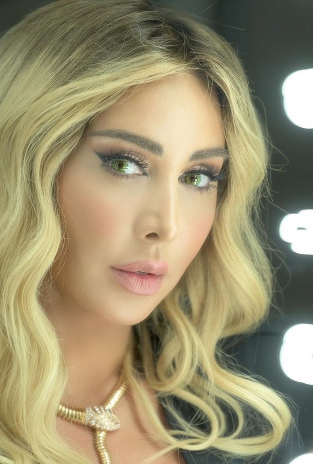 مكياج مميز بتدرجات البيج مستوحي من جويل مردينيان