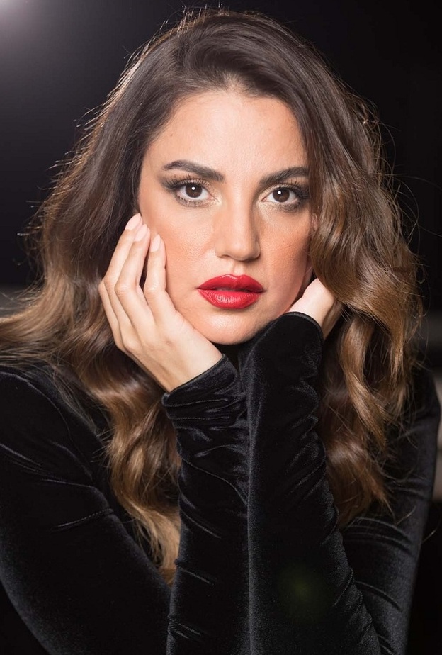 طريقة تطبيق الماكياج بأسلوب النجمة  درة زروق مع Armani Beauty